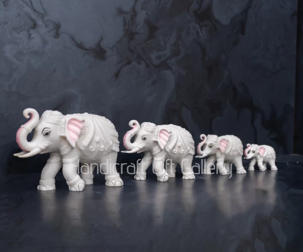 Marble Dust Family Set Elephants White
